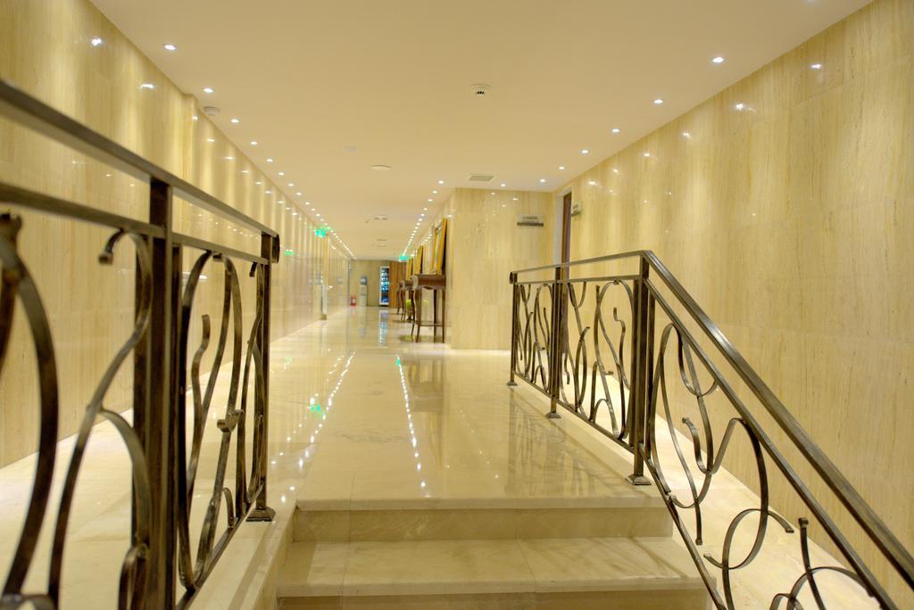Premier Palace Spa Hotel Boekarest Buitenkant foto Interior of the hotel