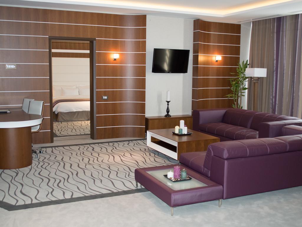 Premier Palace Spa Hotel Boekarest Buitenkant foto Suite