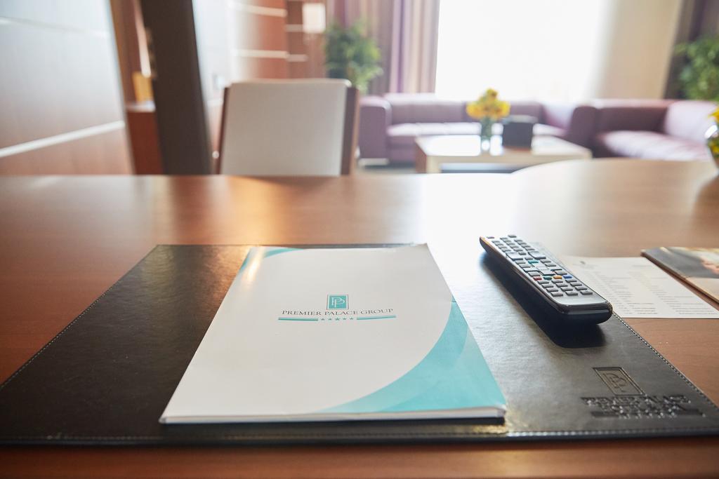 Premier Palace Spa Hotel Boekarest Buitenkant foto A room directory